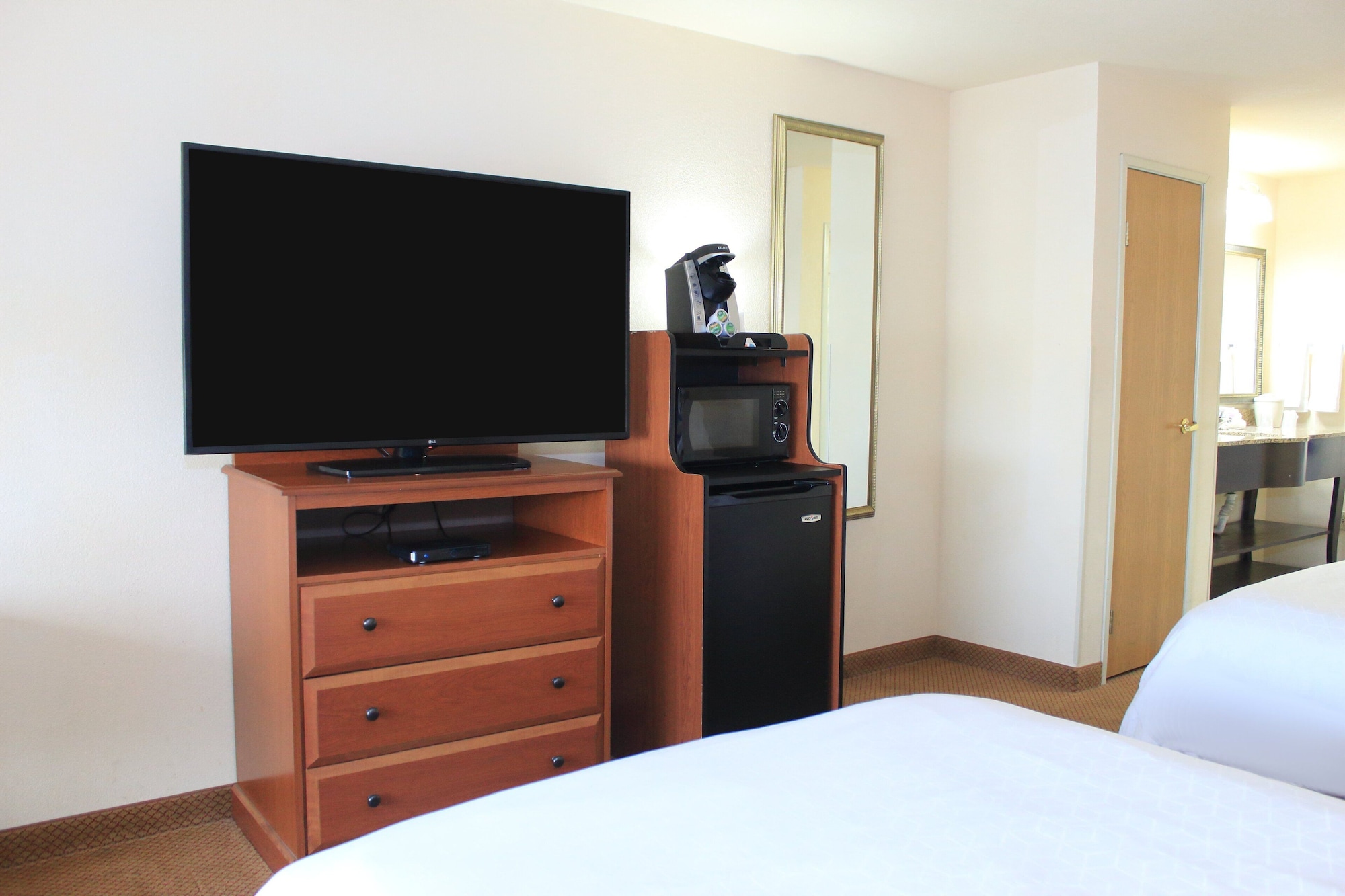 holiday inn express farmington bloomfield by ihg