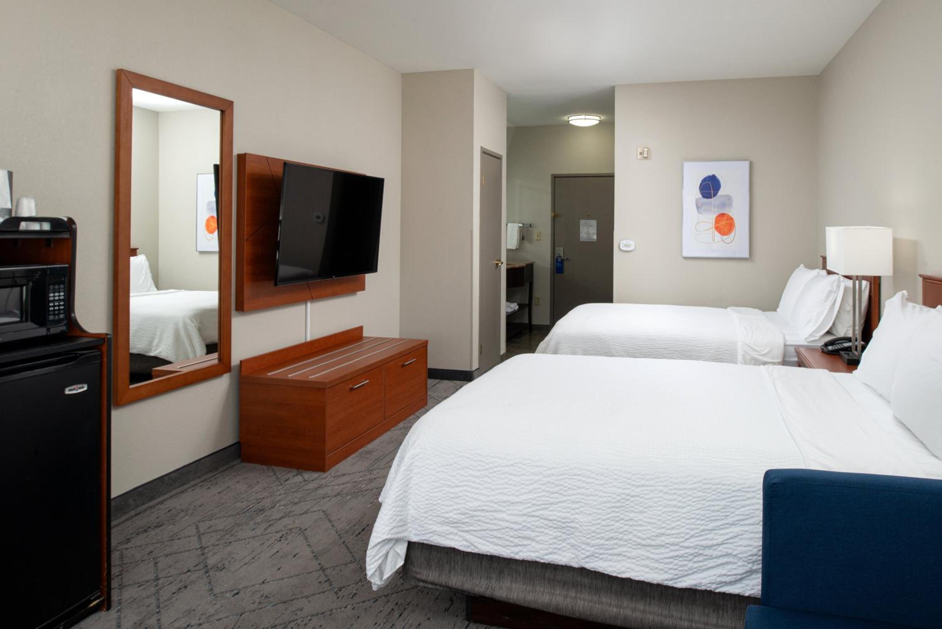 holiday inn express farmington bloomfield by ihg