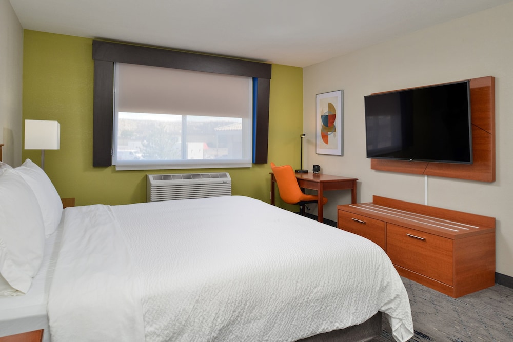 holiday inn express farmington bloomfield by ihg