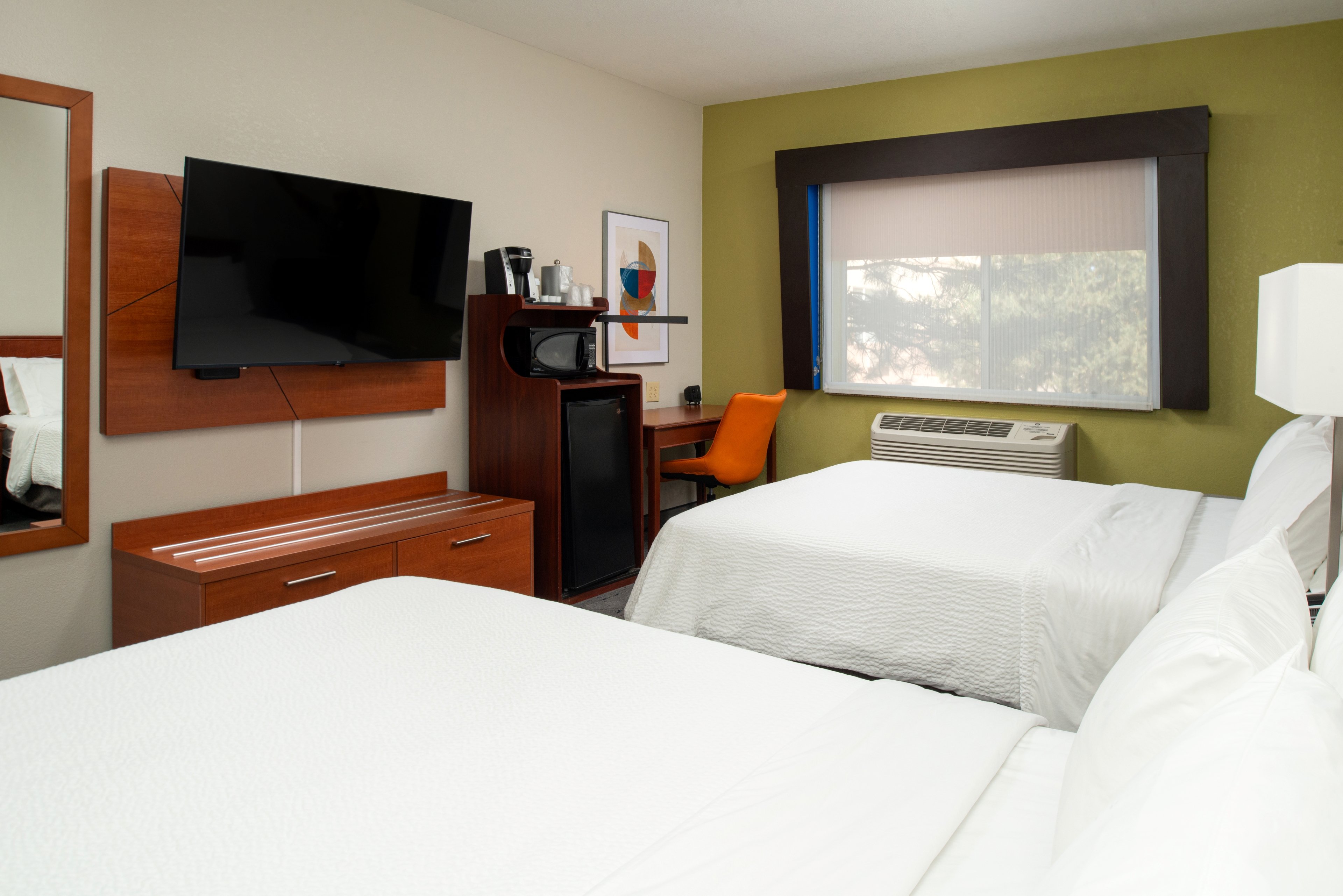 holiday inn express farmington bloomfield by ihg