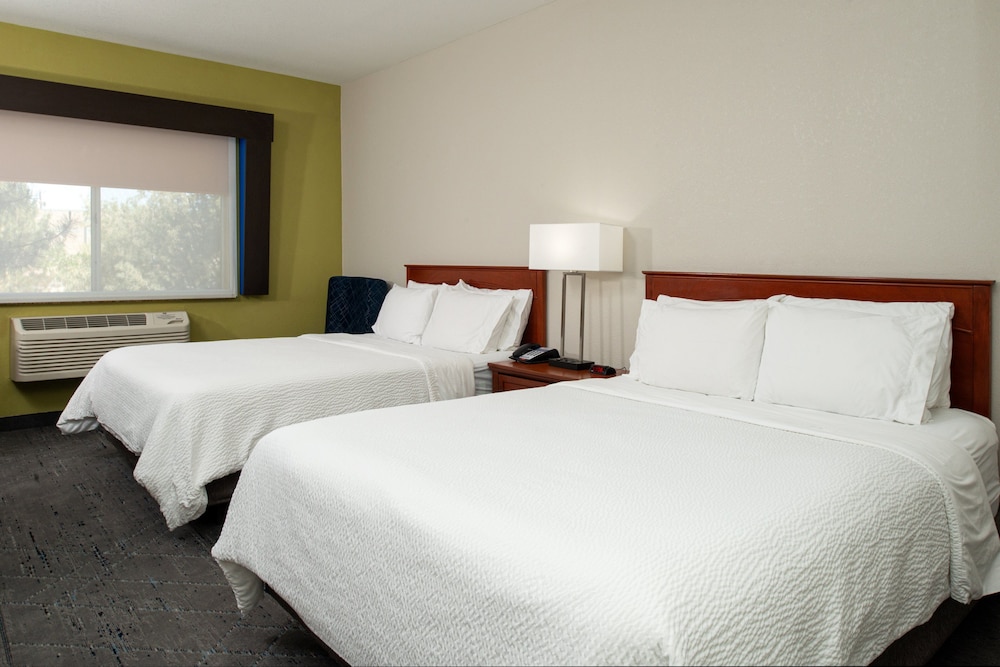 holiday inn express farmington bloomfield by ihg