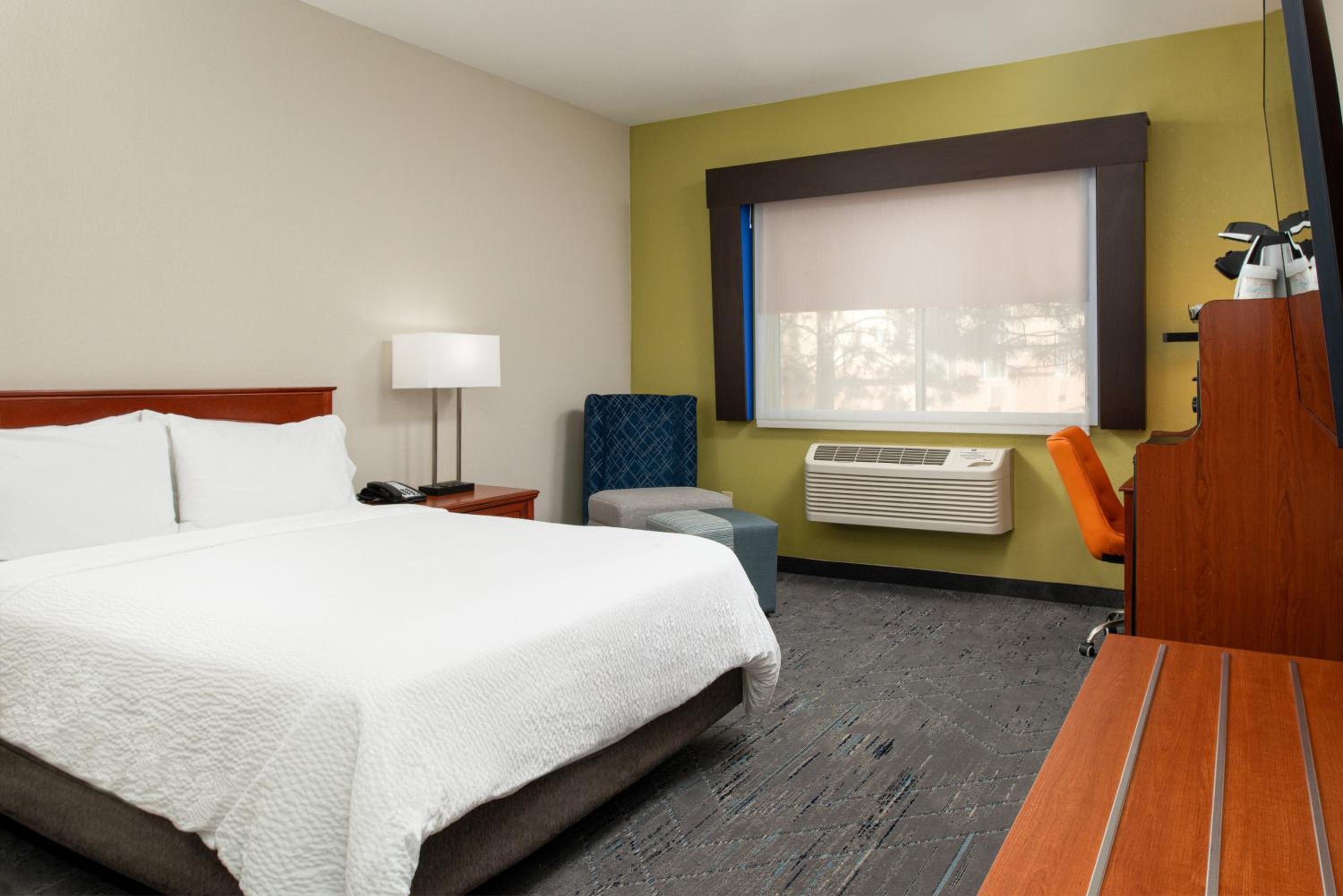 holiday inn express farmington bloomfield by ihg