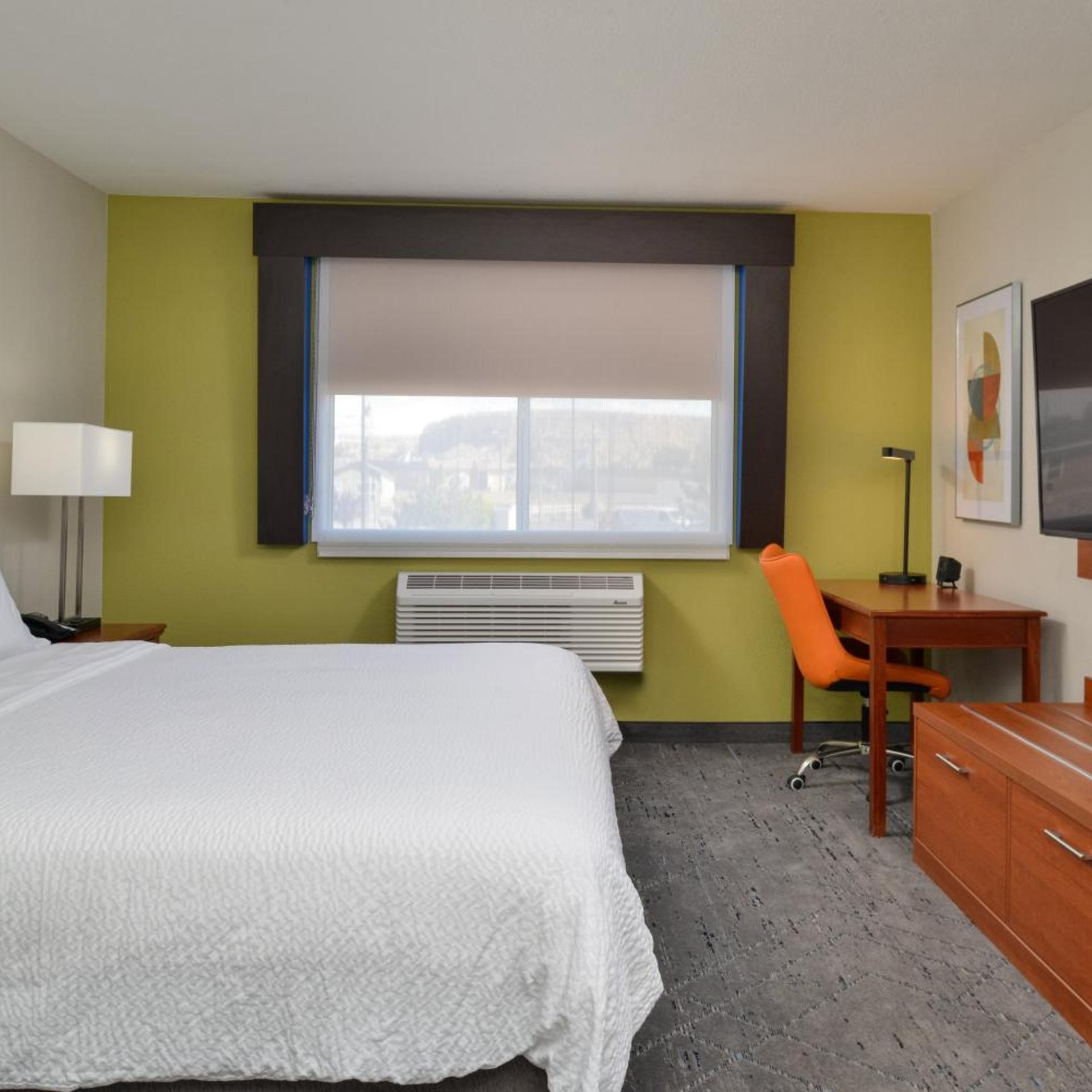 holiday inn express farmington bloomfield by ihg