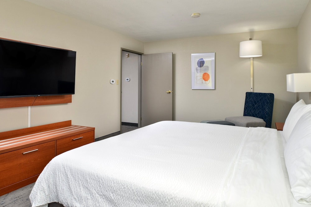 holiday inn express farmington bloomfield by ihg