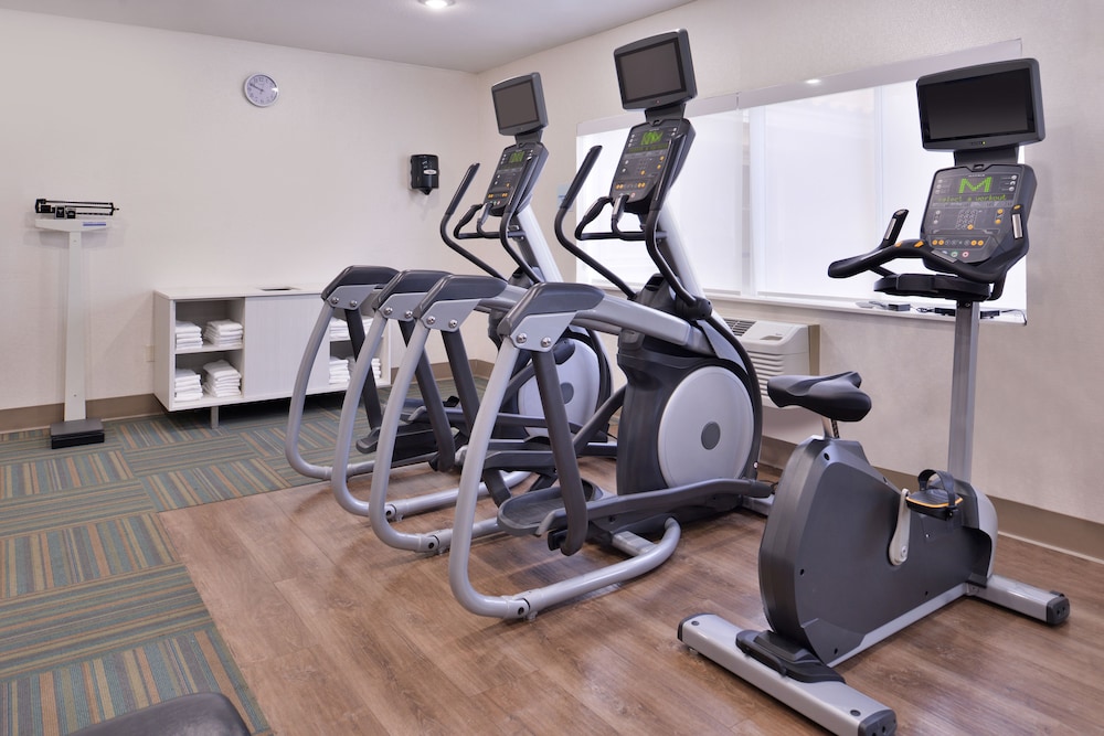 holiday inn express farmington bloomfield by ihg