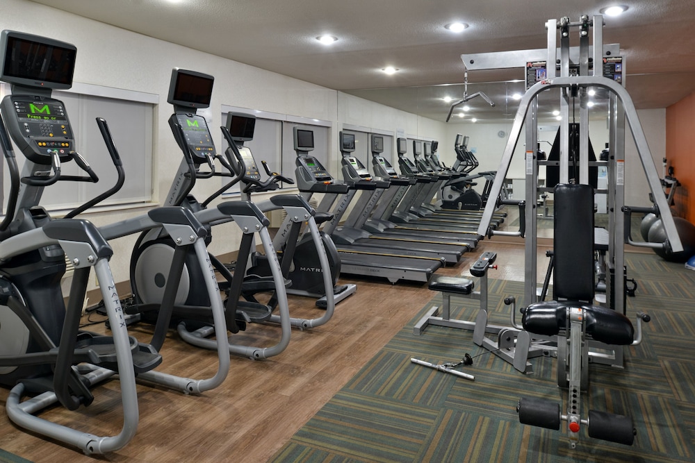 holiday inn express farmington bloomfield by ihg