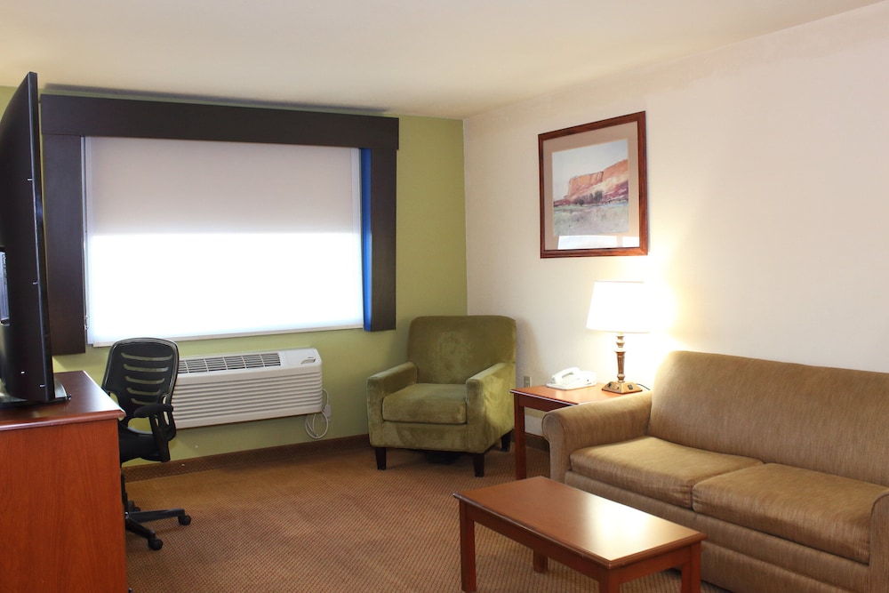holiday inn express farmington bloomfield by ihg