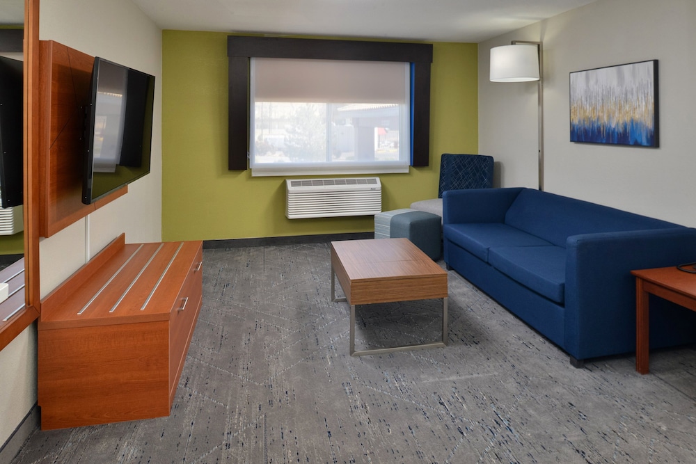 holiday inn express farmington bloomfield by ihg