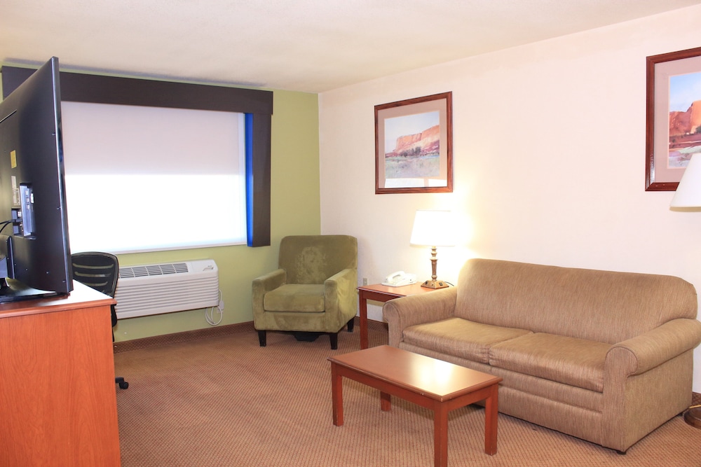 holiday inn express farmington bloomfield by ihg