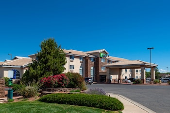 holiday inn express farmington bloomfield by ihg