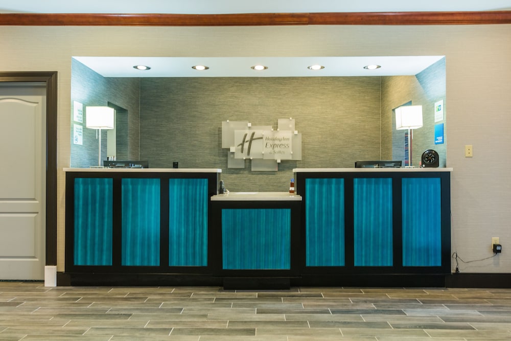 Holiday Inn Express & Suites Jackson By Ihg,Jackson County Airport>>Jackson,3 star