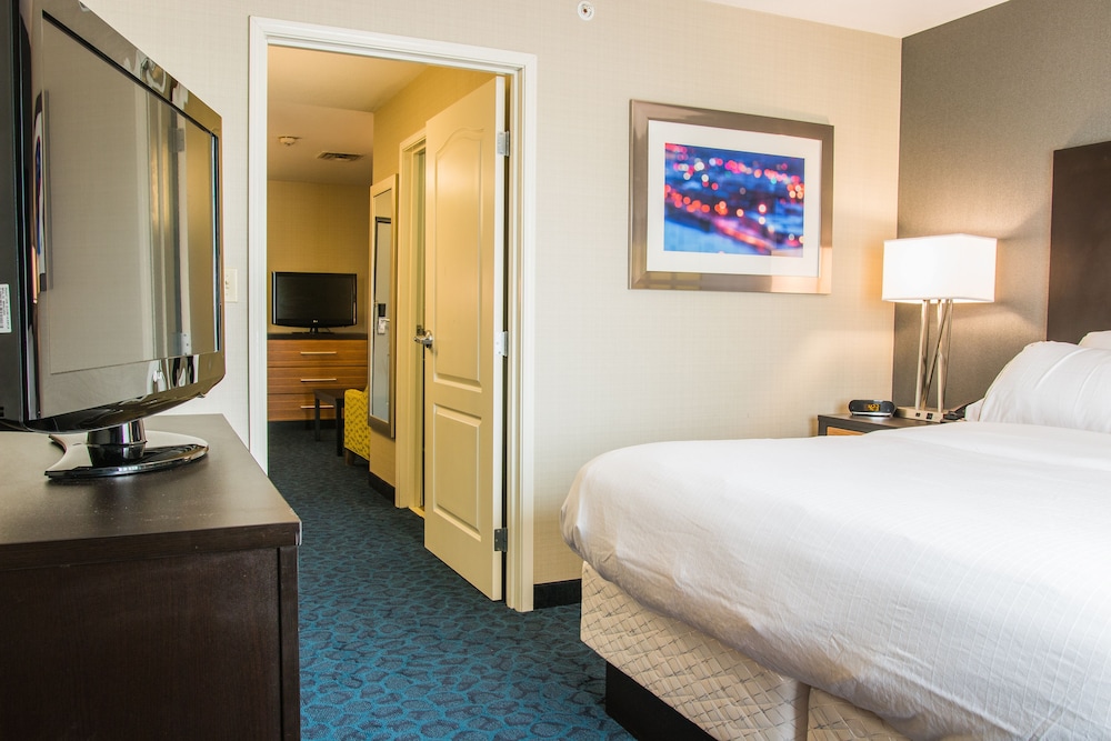 Holiday Inn Express & Suites Jackson By Ihg,Jackson County Airport>>Jackson,3 star