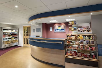 Days Inn By Wyndham Abington M74,In Abington,2 star
