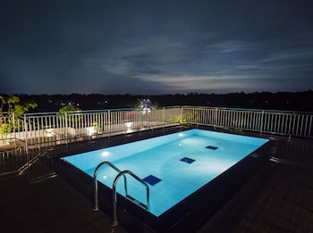 grand 7 hotel kesbewa