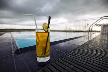 grand 7 hotel kesbewa