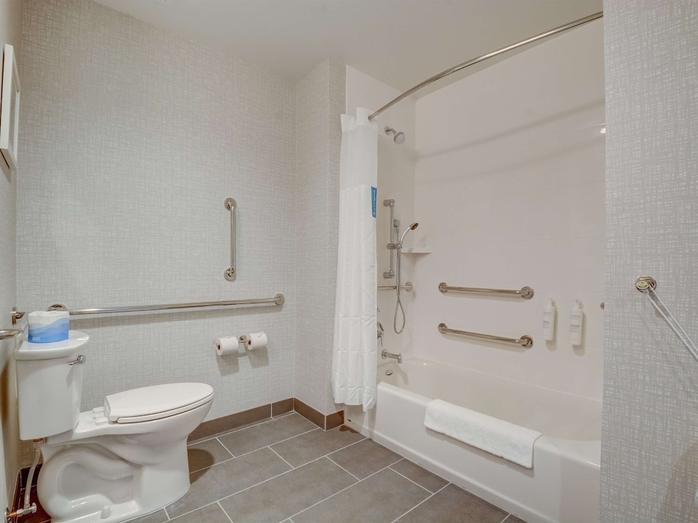 hampton inn and suites williamstown ark encounter ky