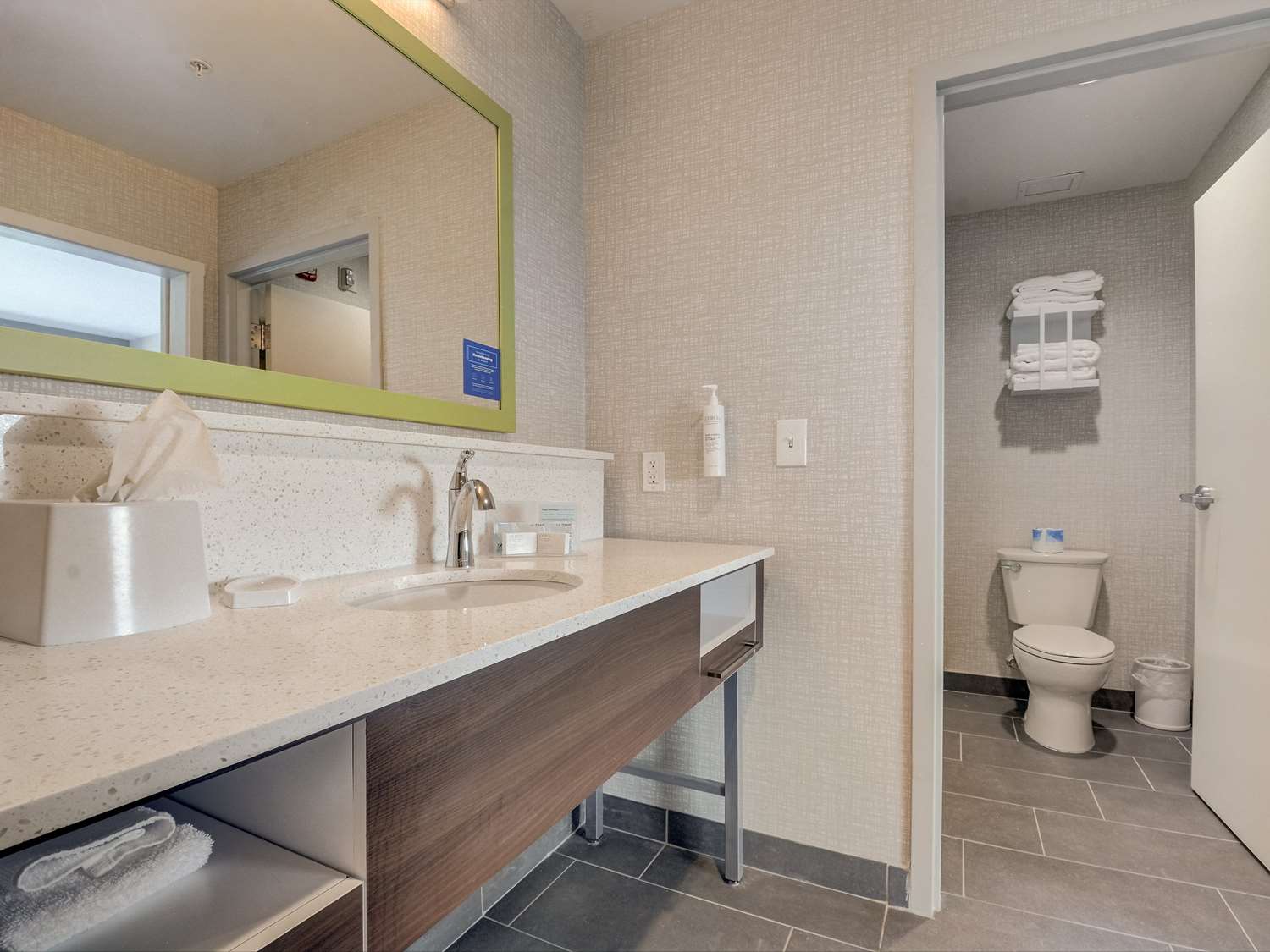 hampton inn and suites williamstown ark encounter ky