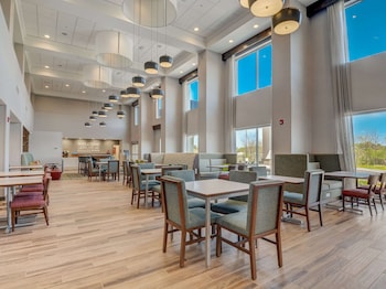 hampton inn and suites williamstown ark encounter ky