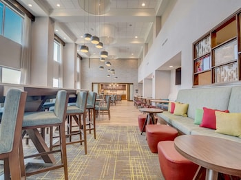 hampton inn and suites williamstown ark encounter ky