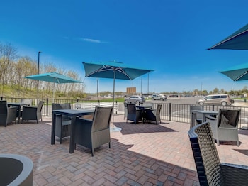 hampton inn and suites williamstown ark encounter ky