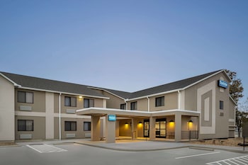 Travelodge By Wyndham Dexter,Malden>>Dexter,2 star
