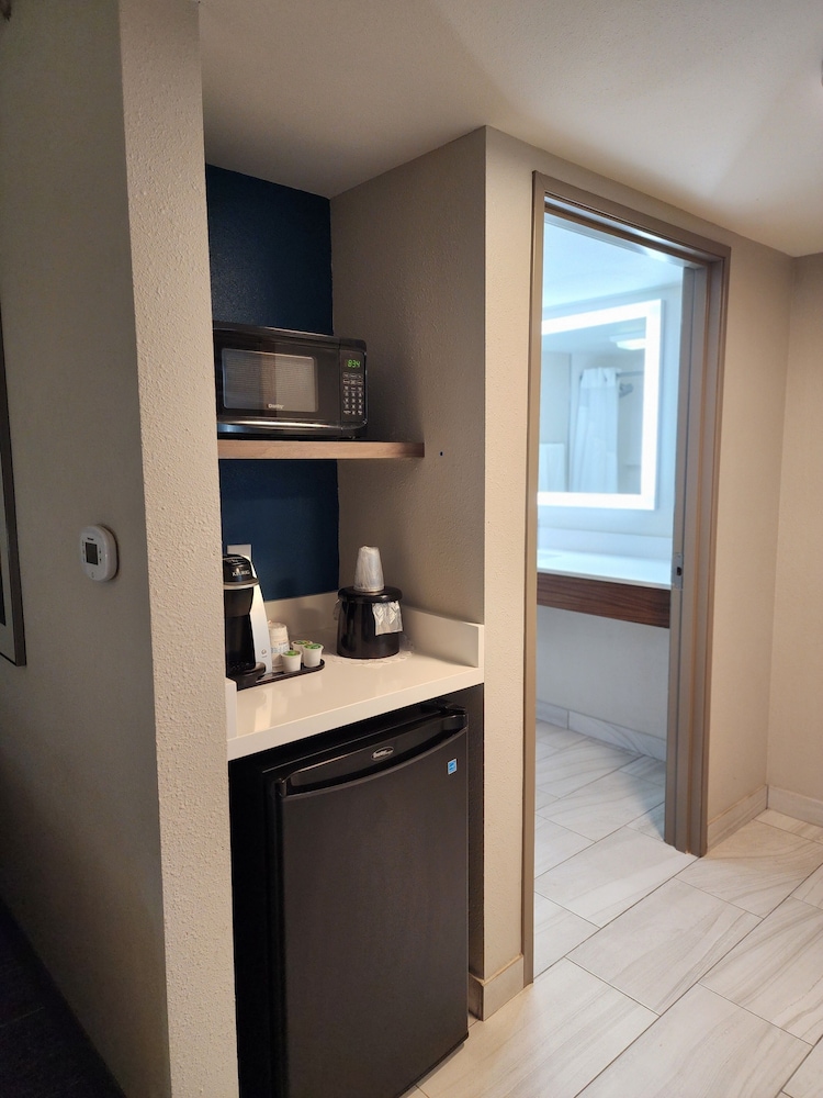 holiday inn express la junta by ihg
