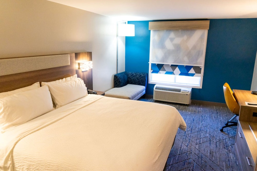 holiday inn express la junta by ihg