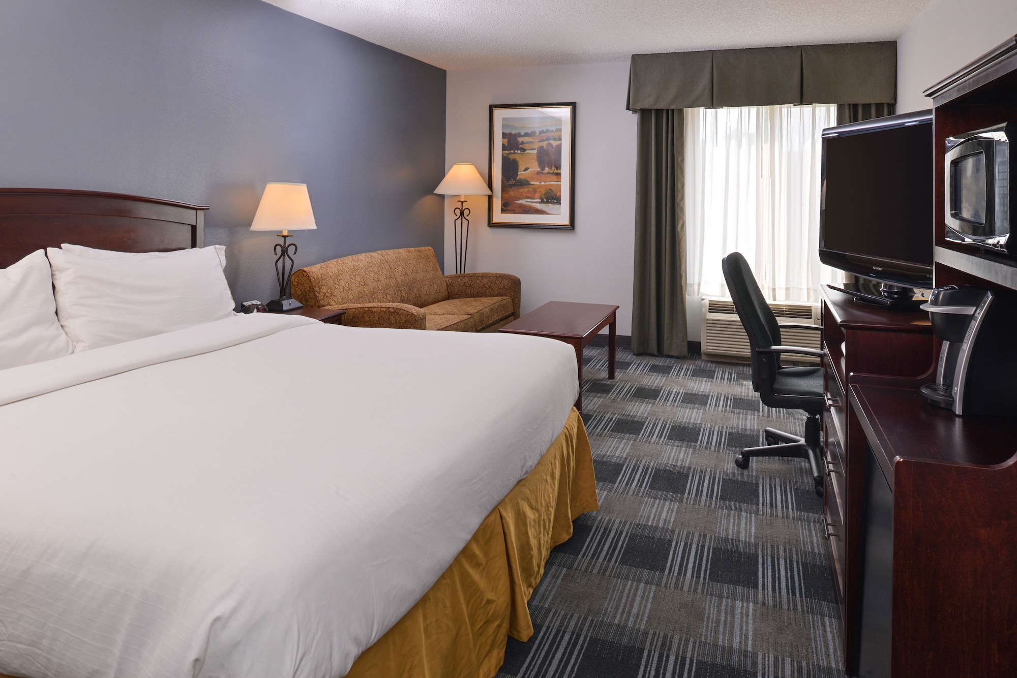 holiday inn express la junta by ihg