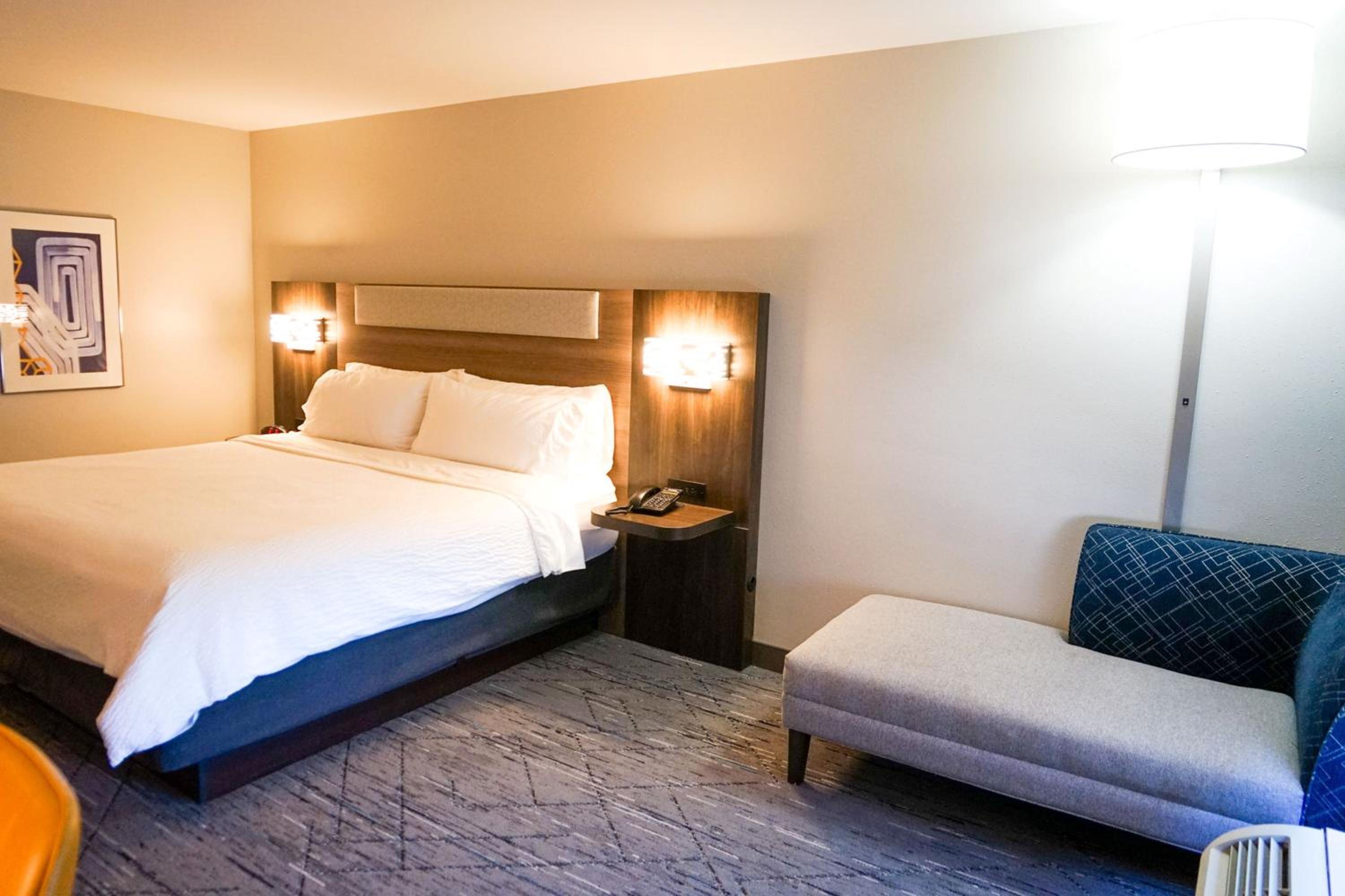 holiday inn express la junta by ihg
