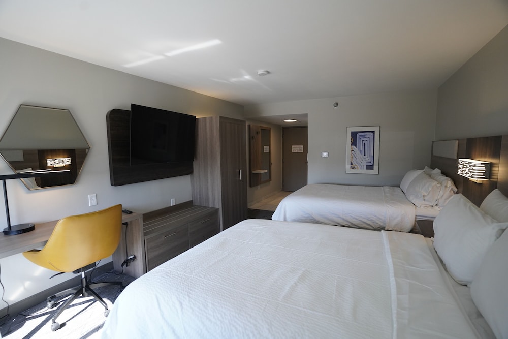 holiday inn express la junta by ihg