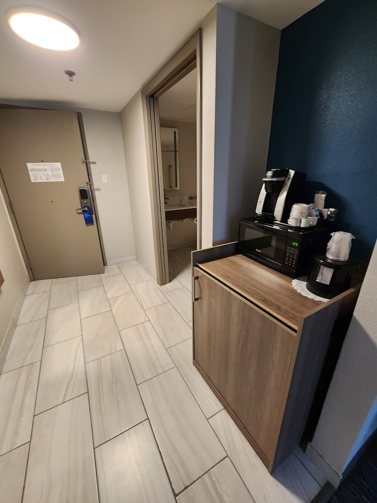 holiday inn express la junta by ihg