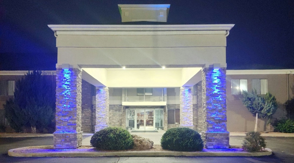 holiday inn express la junta by ihg