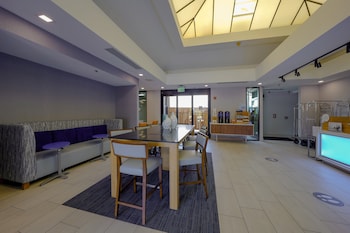 holiday inn express and suites santa clara silicon valley by ihg
