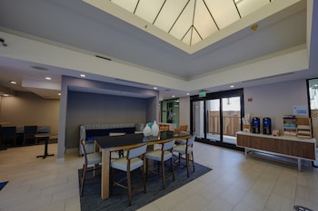 holiday inn express and suites santa clara silicon valley by ihg
