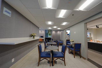 holiday inn express and suites santa clara silicon valley by ihg