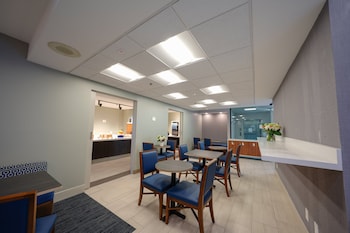 holiday inn express and suites santa clara silicon valley by ihg