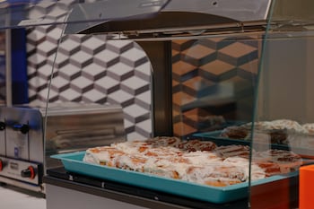 holiday inn express and suites santa clara silicon valley by ihg