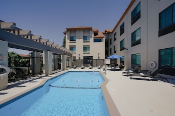 holiday inn express and suites santa clara silicon valley by ihg