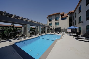holiday inn express and suites santa clara silicon valley by ihg