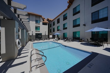 holiday inn express and suites santa clara silicon valley by ihg