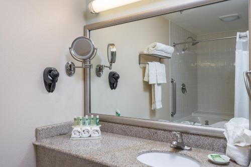 holiday inn express and suites santa clara silicon valley by ihg