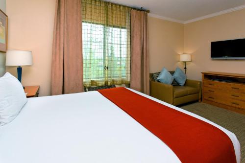 holiday inn express and suites santa clara silicon valley by ihg