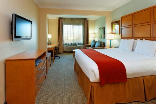 holiday inn express and suites santa clara silicon valley by ihg