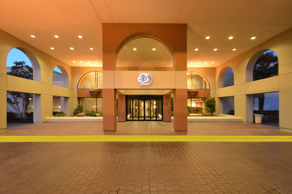 doubletree by hilton newark fremont