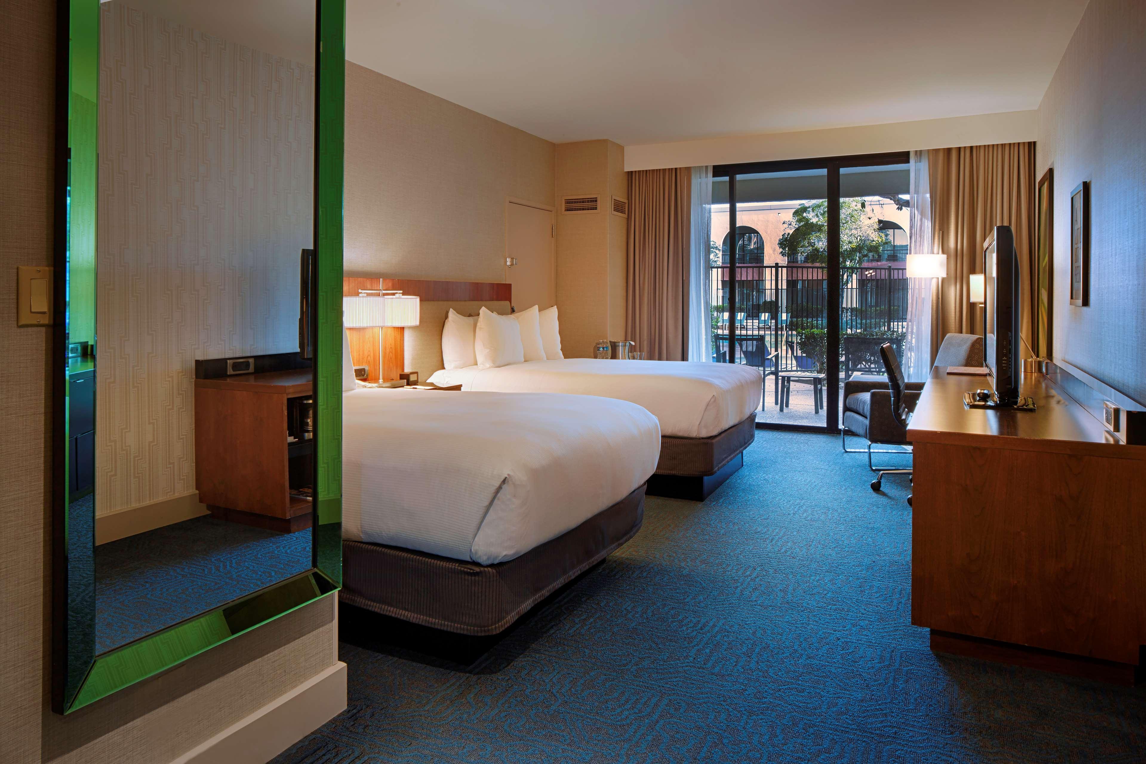 doubletree by hilton newark fremont