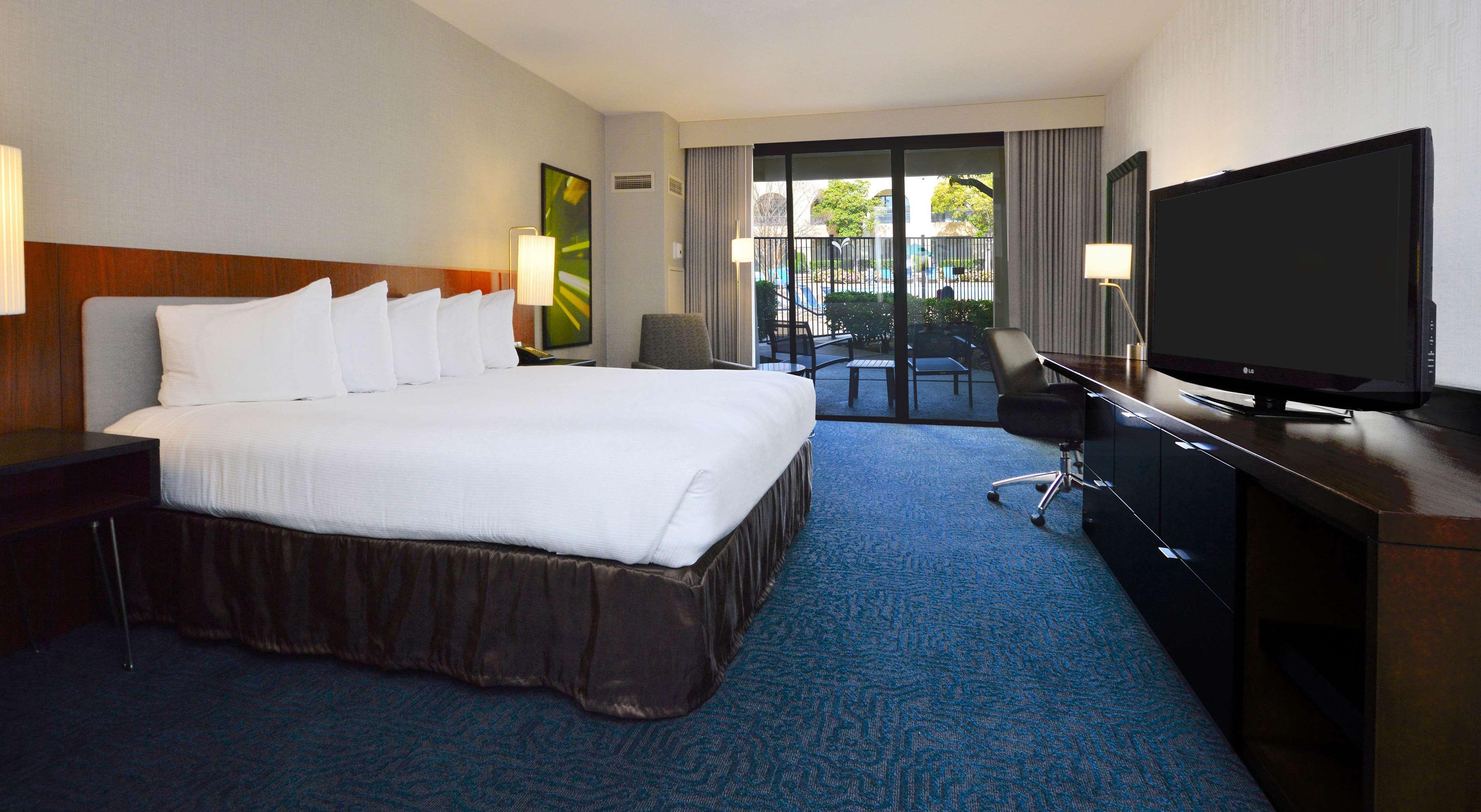 doubletree by hilton newark fremont