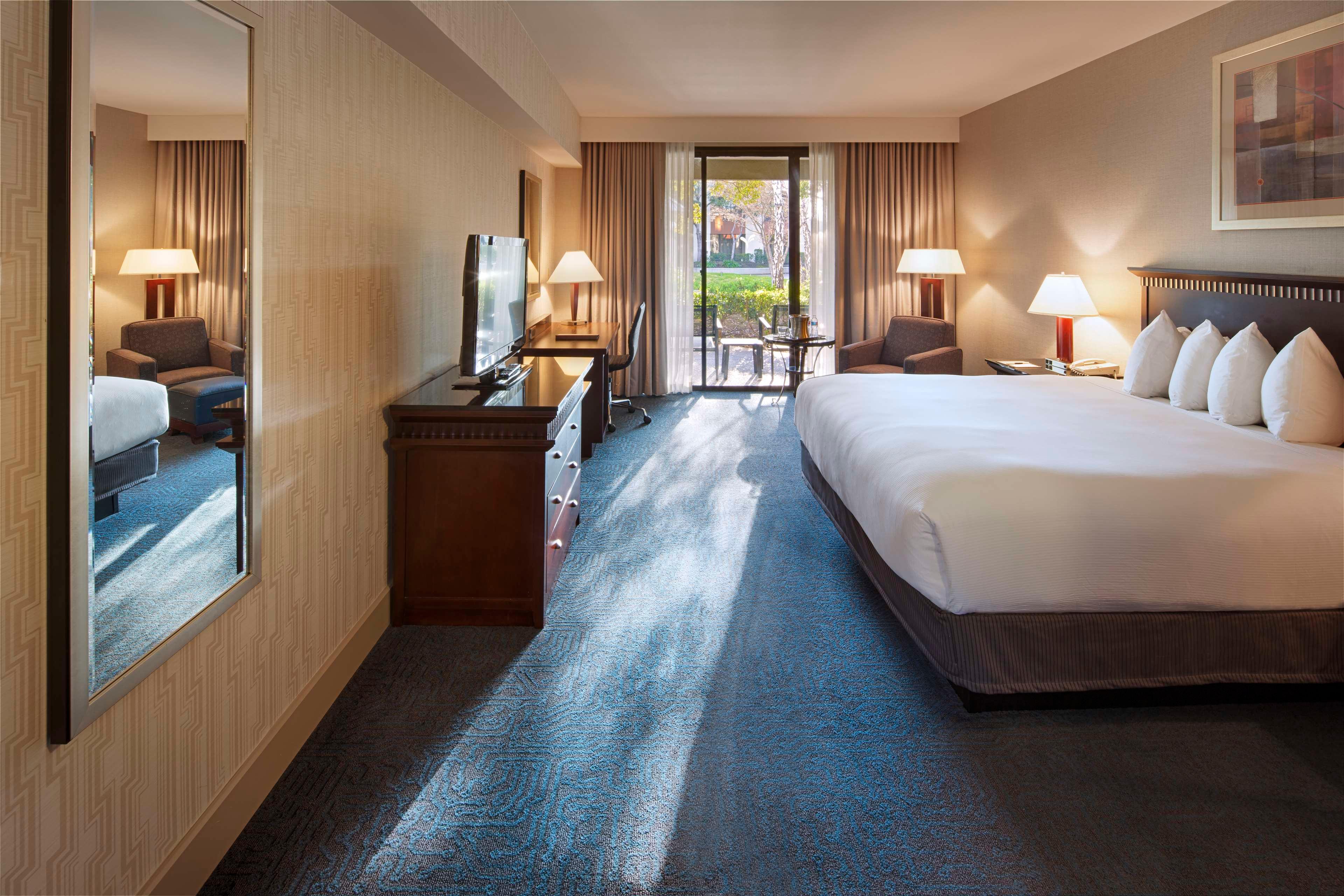 doubletree by hilton newark fremont
