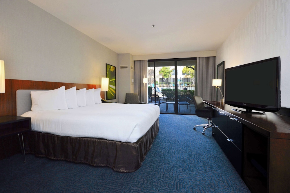 doubletree by hilton newark fremont
