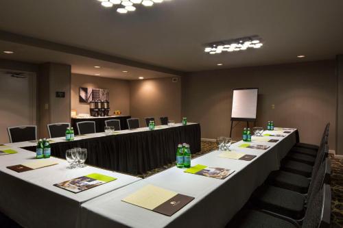 doubletree by hilton newark fremont