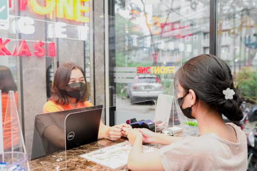 front one budget bekasi